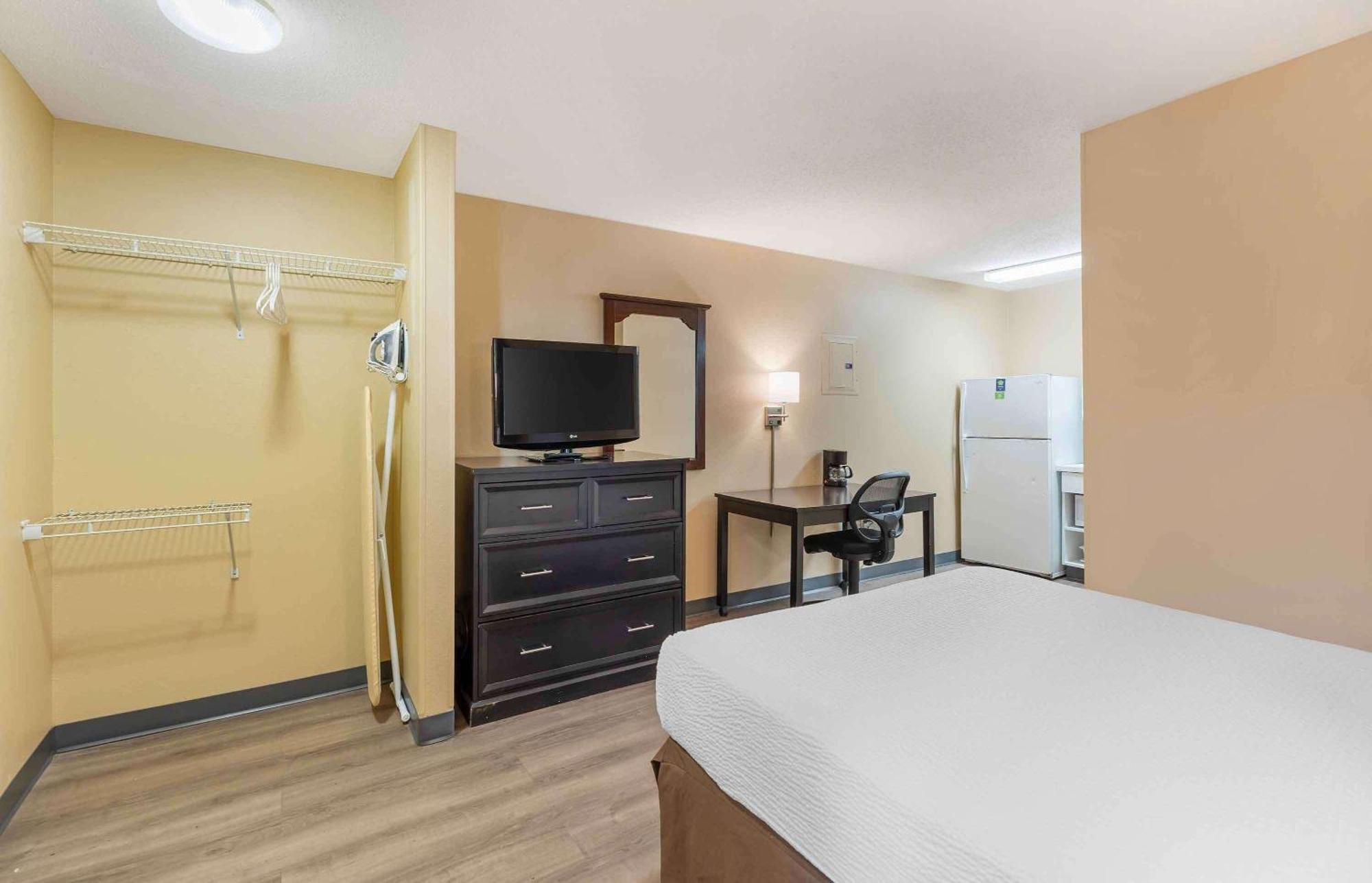 Extended Stay America Suites - St Louis - Westport - E Lackland Rd Maryland Heights Exterior foto
